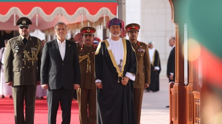 دیدار و گفتگوی رئیس جمهور ایران با پادشاه عمان