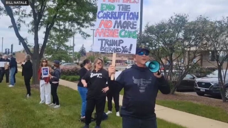 Rêzbûna 63 kîlometrî ya neyarên hikûmeta Trump li Amerîkayê