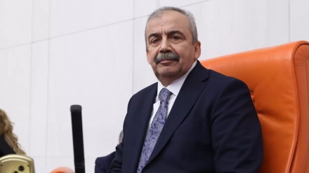 Sirri Surreya Onder koça dawî kir