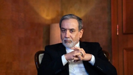 امریکہ کے ساتھ مذاکرات میں یورینیم کی افزودگی پر کوئی سمجھوتہ نہیں کریں گے؛ عراقچی