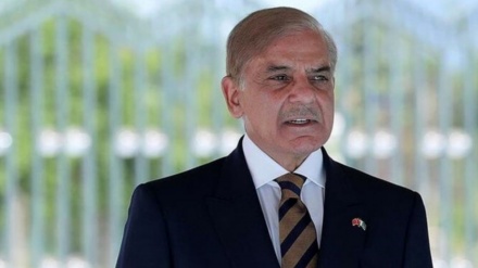 پاکستان کے وزیراعظم شہباز شریف تہران پہنچے + ویڈیو