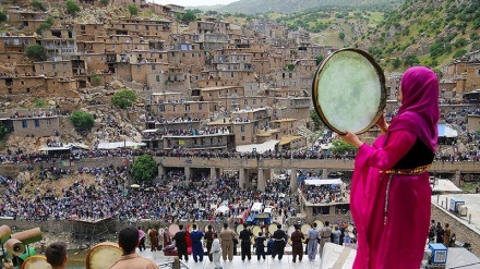 دەنگ و نەوای هەزاردەف لە پاڵەنگان