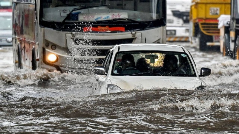 لەکارکەوتنی مترۆ و داخرانی شەقامەکان لە هیندستان لەبەر بارینی توندترین باران لە ماوەی سەد ساڵی رابردوودا