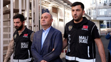 Girtina bi dehan kesên din ên nêzîkî Îmamoglu li Tirkiyê