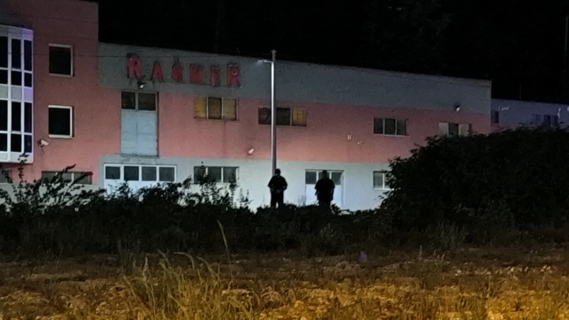 MUP KS O SUKOBU U BLAŽUJU: PET TEŠKO POVRIJEĐENIH, VIŠE OSUMNJIČENIH PRIVEDENO
