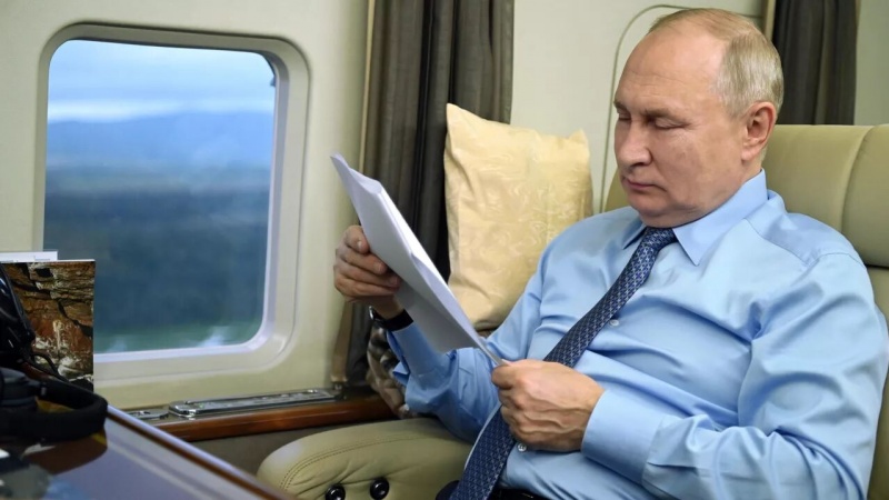 NAPAD DRONOVIMA NA HELIKOPTER S PUTINOM