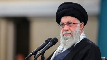 Həzrət Ayətullah Xamenei Qum elmi hövzəsinin 100 illiyi münasibətilə önəmli mesaj ünvanlayıb