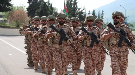 SEPAH-ın quru qoşunlarının xüsusi təyinatlı qüvvələri ilə Azərbaycan ordusunun xüsusi təyinatlı hərbi birliklərinin birgə hərbi təlimlərinin ikinci günü, təlimin açılış mərasimi ilə davam edib.