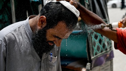 کراچی سمیت صوبہ سندھ میں آج بھی موسم گرم اور خشک رہنے کا امکان