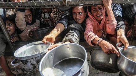 کوشتاری ئاوارە فەلەستینییەکان لە بنکەکانی بڵاوکەرەوەی یارمەتییەکان