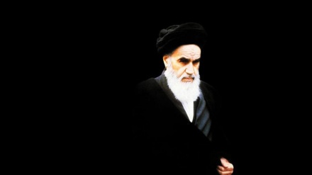 ڕێزگرتن لە ساڵڕۆژی کۆچی دوایی ئیمام خومەینی(رە)