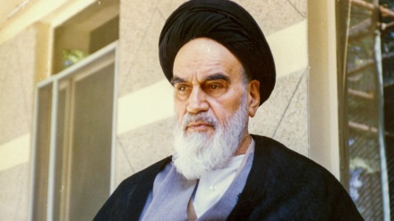 نړۍ کې د امام خمیني د شخصیت ستاینه 