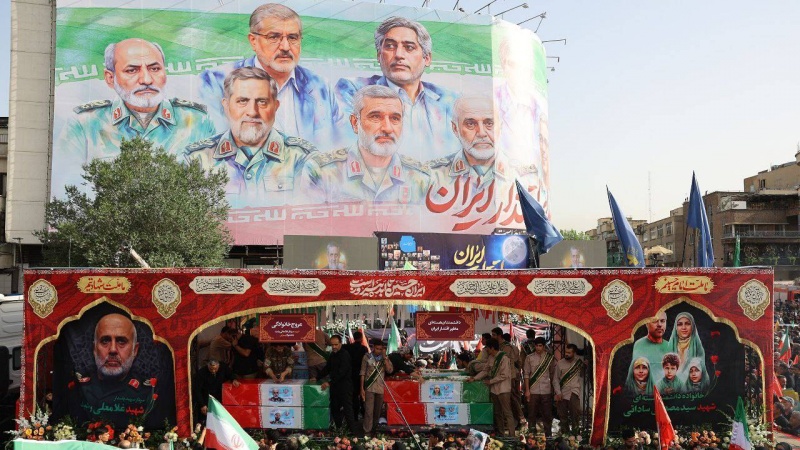 ڕێوڕەسمی پڕشکۆی بەرێکردنی شەهیدانی بەرگری پیرۆزی نەتەوەی ئێران 