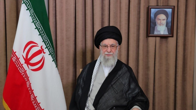 ڕێبەری مەزنی شۆڕشی ئیسلامی: ناھێڵین زایۆنییەکان لەو تاوانە گەورەیەی کە کردوویانە، خۆیان بە سەلامەت دەرباز کەن