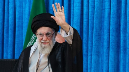 وتاردانی ڕێبەری مەزنی شۆڕشی ئیسلامی لە ڕێوڕەسمی ساڵڕۆژی کۆچی دوایی ئیمام خومەینی(رە)