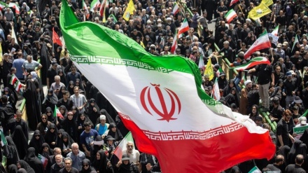ذلت اور ظلم کے سامنے سر نہ جھکانے کا درس حسین (ع) سے لیا ہے: صدر پزشکیان