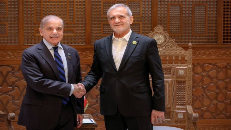 برادر ملک ایران پراسرائیلی جارحیت بلاجواز، پاکستان ایران کے ساتھ مضبوطی سے کھڑا ہے: پاکستانی وزیراعظم