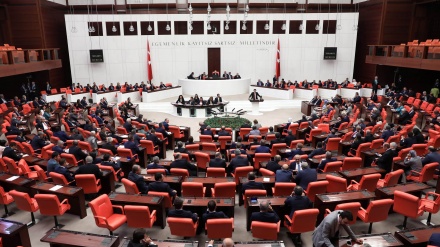 Parlamana Tirkiyê ji bo çareserkirina pirsa PKKê komîteyeke qanûnî pêk tîne
