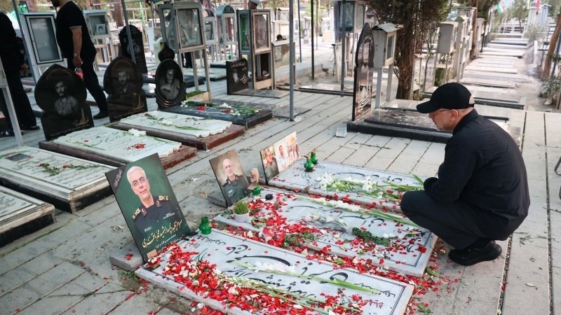 ئامادەبوونی قالیباف لە مەزارگەی شەهیدانی هێڕشی ڕژیمی زایۆنی