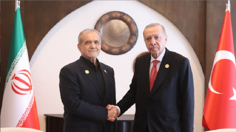 صدر پزشکیان اور اردوغان کی اہم ملاقات،  علاقے کے حالات پر تبادلہ خیال 