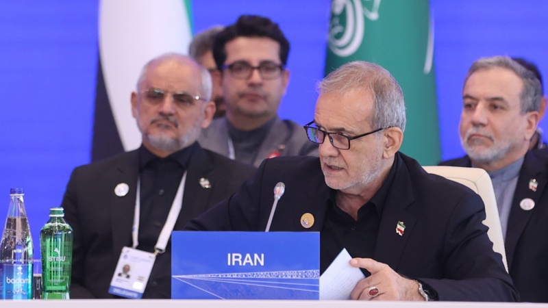 ایران نے علاقے میں جنگ کو بڑھنے سے روکا؛ اکو سربراہی اجلاس میں صدر ایران کا خطاب 