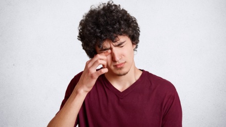 حەوت چارەسەری ماڵەوە بۆ وشکبوونی چاو