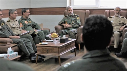 سەرلەشکەر حاتەمی: ڕێگا نادەین یەک بست لە خاکی ئێران جیا ببێتەوە