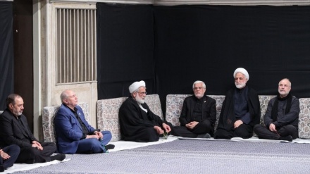    شینگێڕیی شەوی هەشتەمی موحەڕەم لە حوسەینییەی ئیمام خومەینی (رە)