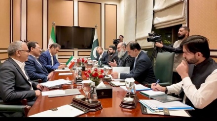 ایران اور پاکستان کے درمیان تجارت کے فروغ پر زور