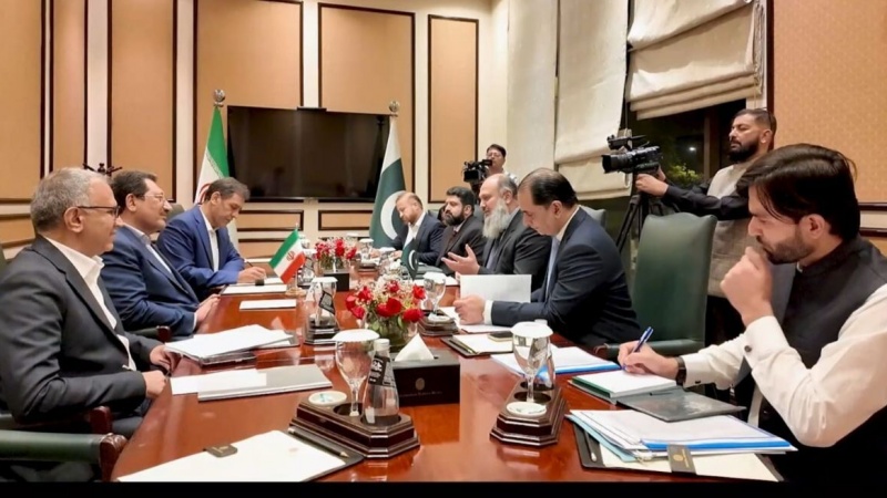 ایران اور پاکستان کے درمیان تجارت کے فروغ پر زور