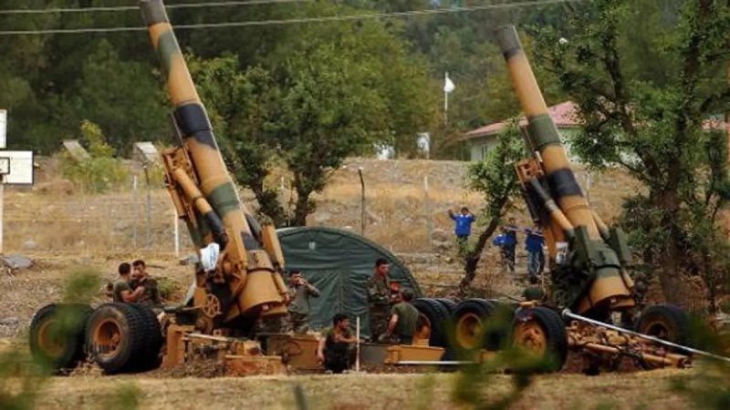 Artêşa Tirkiyê Kobanê da ber gulleyan