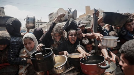 خوراک کے انتظار میں کھڑے نہتے فلسطینیوں کا قتل عام