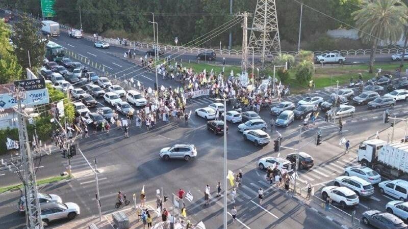 Tel Avîv- Berdewambûna nerazîbûnên dijî şerê himber Xezzeyê
