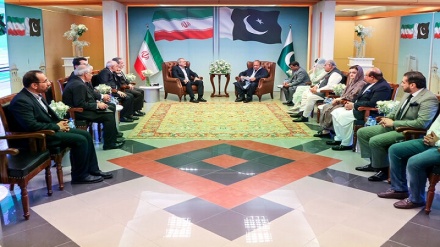 ایرانی عوام نے اپنی ہزاروں سالہ افتخار آمیز تاریخ کو زندہ کردیا، نواز شریف کی صدر پزشکیان سے خاص ملاقات