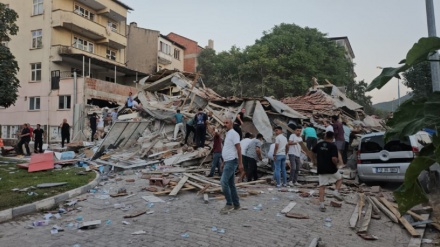 6,1 bal gücündə zəlzələ Türkiyədə on ikidən çox binanı dağıdıb
