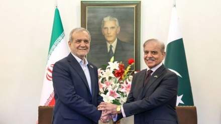 سەفەری پزیشکیان وشاندی یاوەری بۆ پاکستان / مۆرکرانی ١٢ سەنەد و بەڵگەی هاوکاری لە نێوان دوو وڵات
