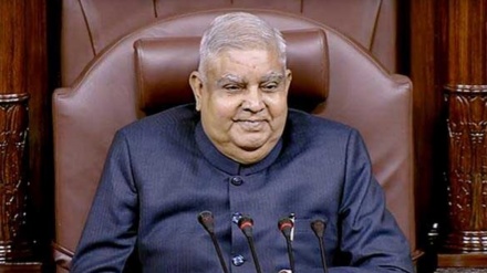 ہندوستان: جگدیپ دھنکڑ کی غیر حاضری پر حکومت سے سوال