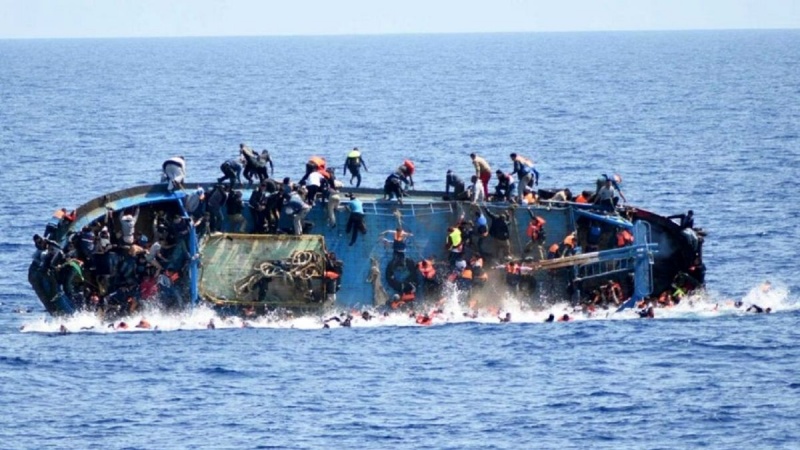 Nuqumbûna gemîya koçberan li başûra Îtalîyayê