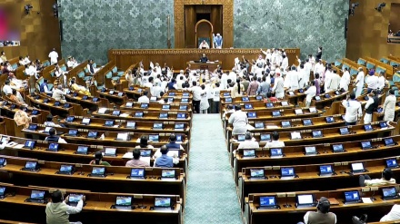 ہندوستان: ووٹ چوری کے الزامات پر ہنگامہ پارلیمنٹ کی کارروائي معطل