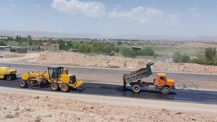 پس از ۱۷ سال اجرای آسفالت جاده ماهیرود به فراه