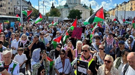 STOTINE LJUDI PROTESTUJE U ŠTOKHOLMU PROTIV GENOCIDA U GAZZI