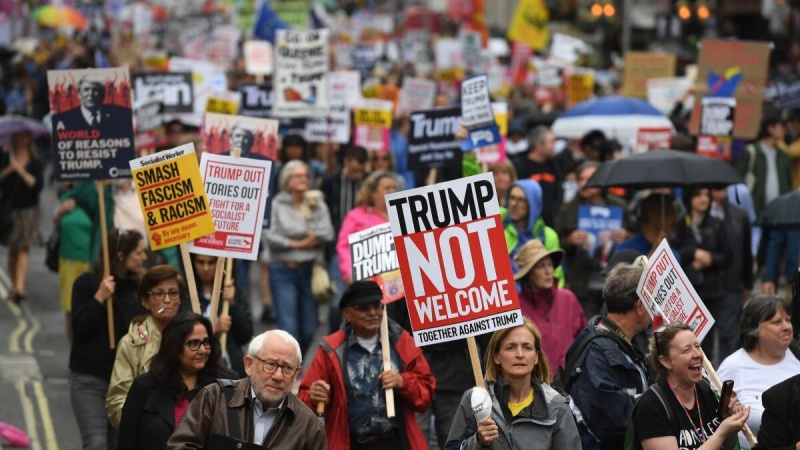 Hêrsbûn û vêzariya giştî ji ber sefera Trump a Îngilîsê