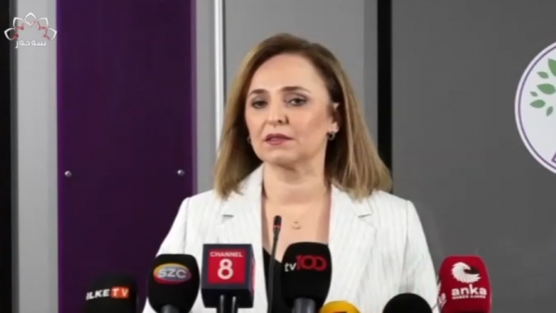 Şandeke mezin a DEM Partiyê serdana Îmraliyê dike