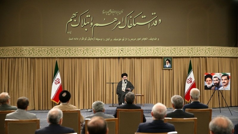  دیداری سەرۆک کۆمار و ئەندامانی دەستەی حکوومەت لەگەڵ ڕێبەری شۆڕش