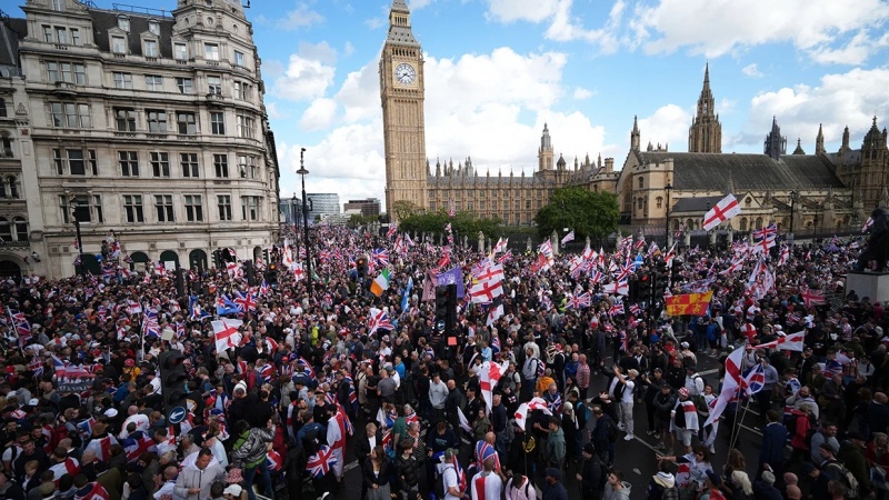 London- Xwenîşanana berfire dijî koçberîyê