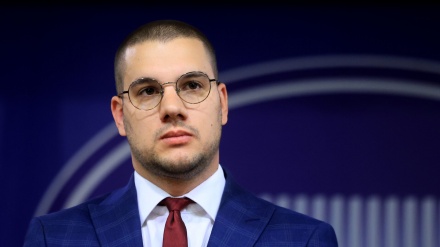 VUČINIĆ: ZASTUPNICI AKO BUDU GLASALI ZA NOVU VLADU ČINE KRIVIČNO DJELO