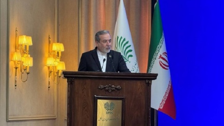 پێداگریی وەزیری دەرەوەی ئێران لە سەر بەرەنگاربوونەوەی یەکلایەنەخوازی لە جیهاندا 