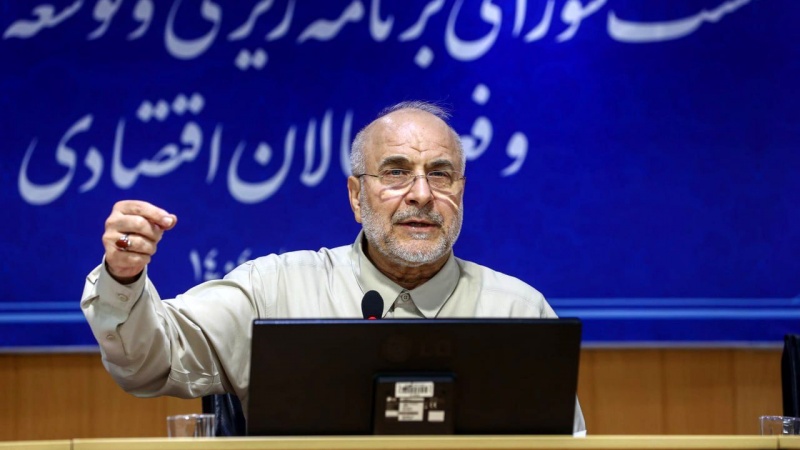 دشمن اسنیپ بیک کو ایران کی معیشت اور یکجہتی کے خلاف ہتھیار بنا رہا ہے: قالیباف
