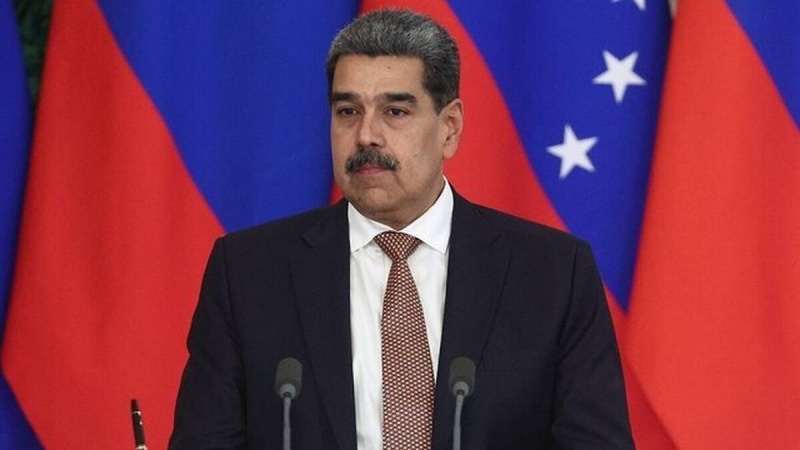 Madoro: Amerîka bi dû bicihkirina hikûmeta kirêgirtîyê xwe li Venezoelayê ye