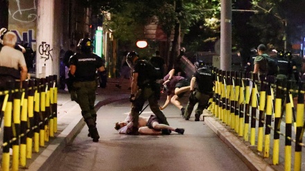 SRBIJA: POLICIJA U NAPADU NA STUDENTE KORISTILA ŠOK BOMBE